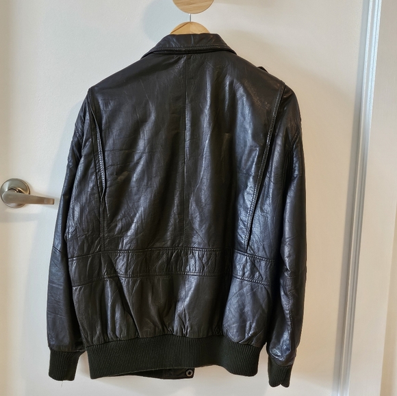 Vintage brown leather bomber jacket in size Large - Picture 9 of 9